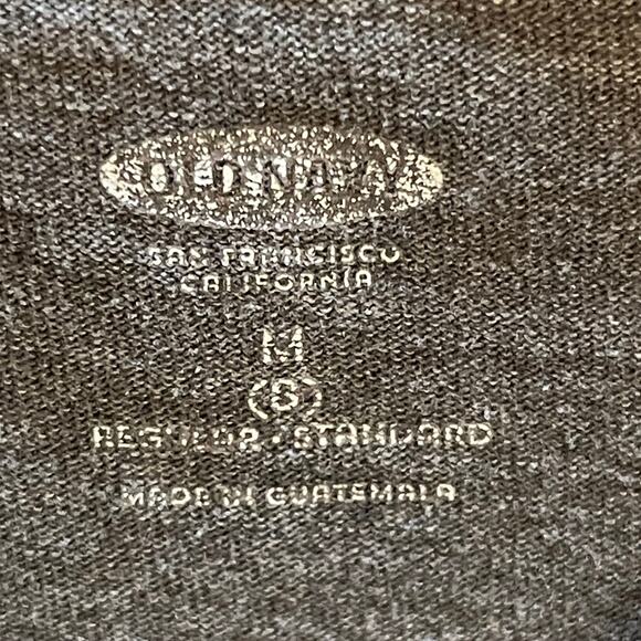 Boys Old Navy Gray Skull Print Shark Size Medium - Picture 3 of 3